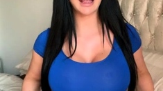 Love Chat Big Boobs Brunette Masturbating For Cam