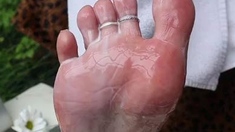 Amateur Foot Fetish Girlfriend Sucks and gives a Footjob