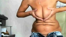 Tata Claudine 60 ans et des seins de folie